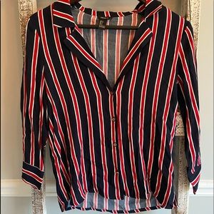 Striped Button-Up/Quarter-Sleeve Shirt